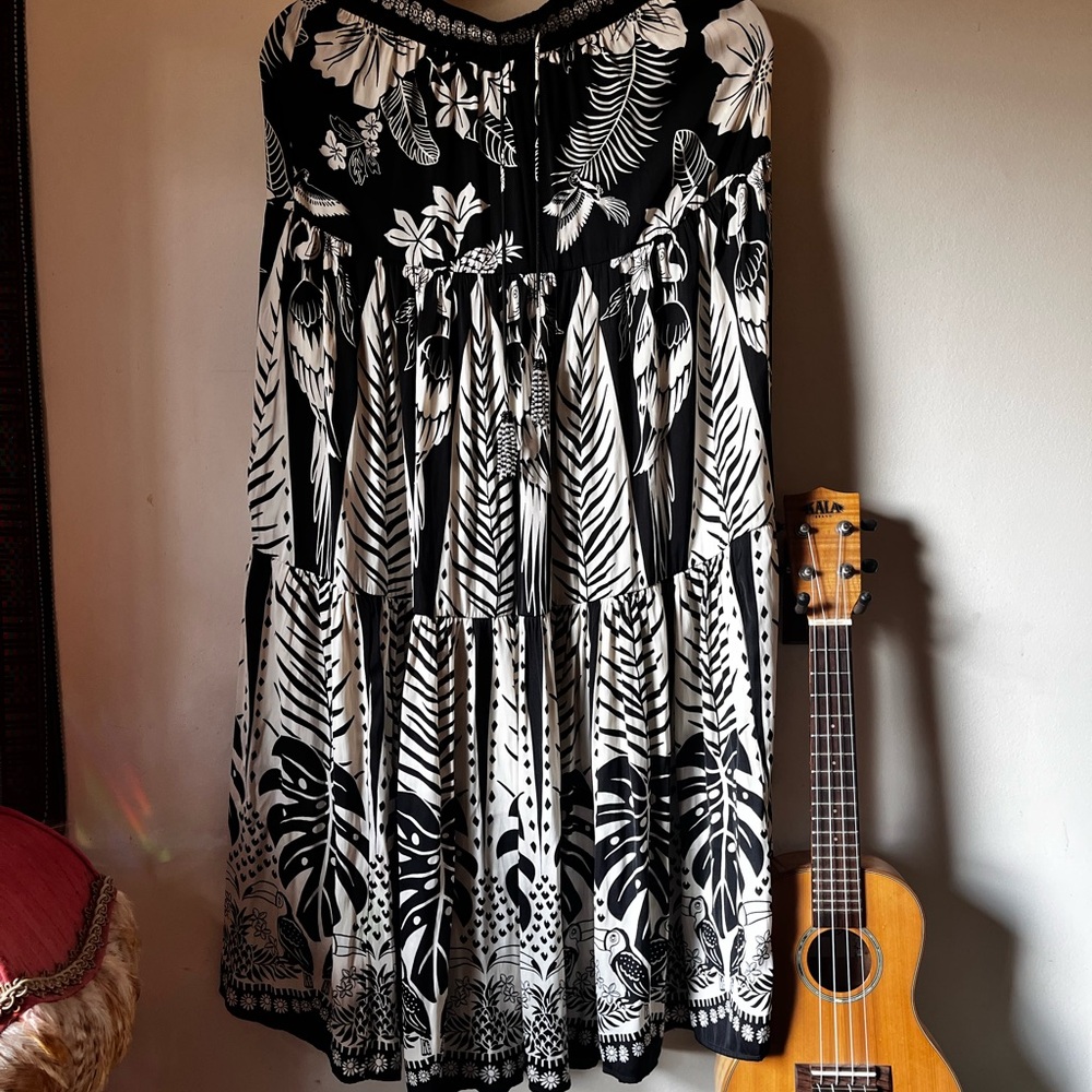 Black and White Maxi skirt size S